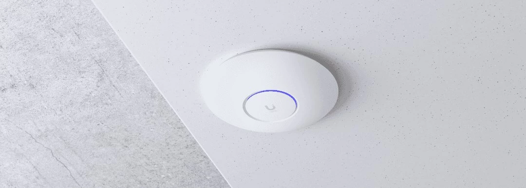 Access point Ubiquiti U6+, bel