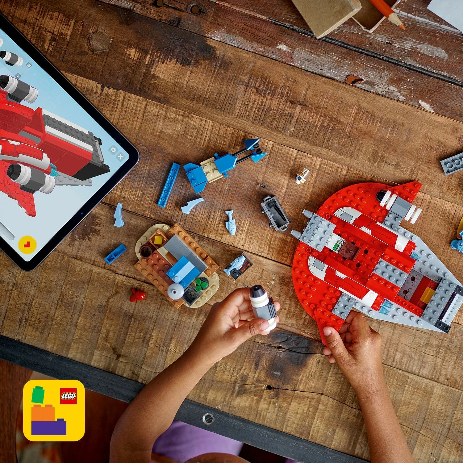 Gradbeni set The Crimson Firehawk LEGO Star Wars, 136 kosov, večbarven