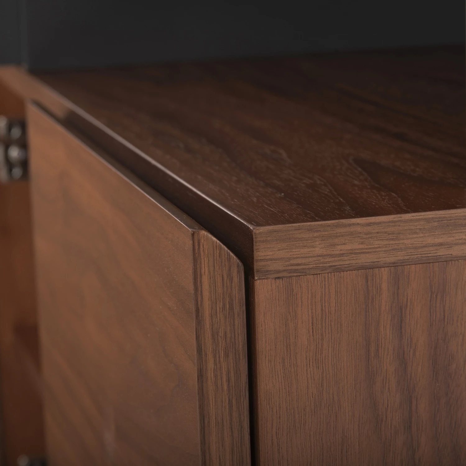 Buffet Preda FH9747 iz MDF z barvo oreha in temno sivega furnirja 167x28-40x80H cm