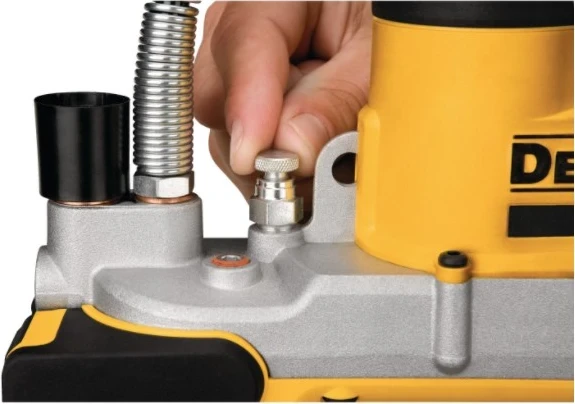 Pistolet za mazanje z baterijo DeWalt DCGG571M1