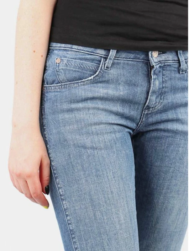 Ozke ženske jeans hlače Wrangler, modre