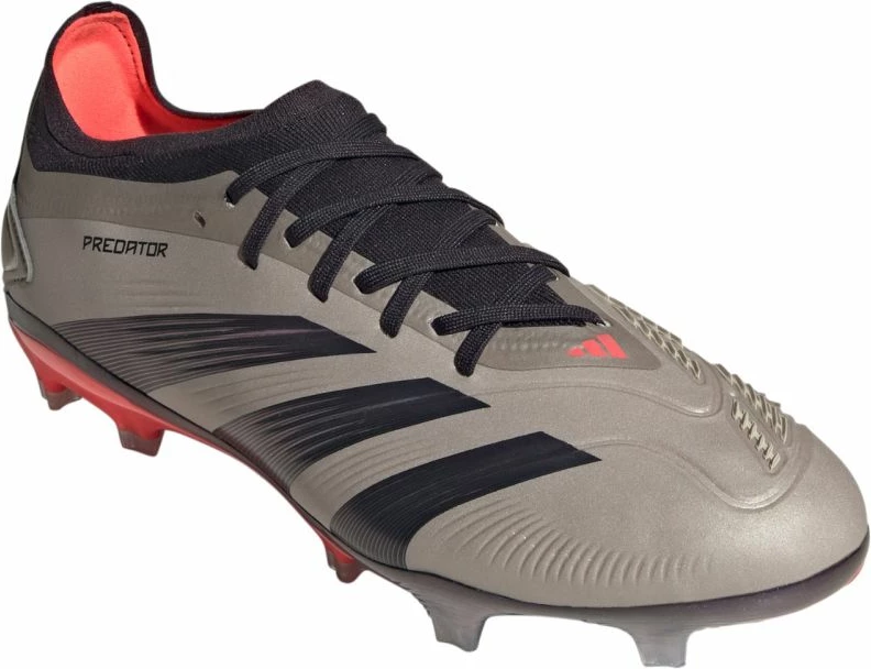 Fuzbalski čevelj adidas za moške, črn