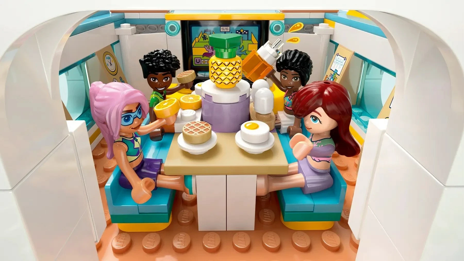 Potovalna čoln avantura, LEGO Friends 42664, 685 delov, s 4 minifigurami