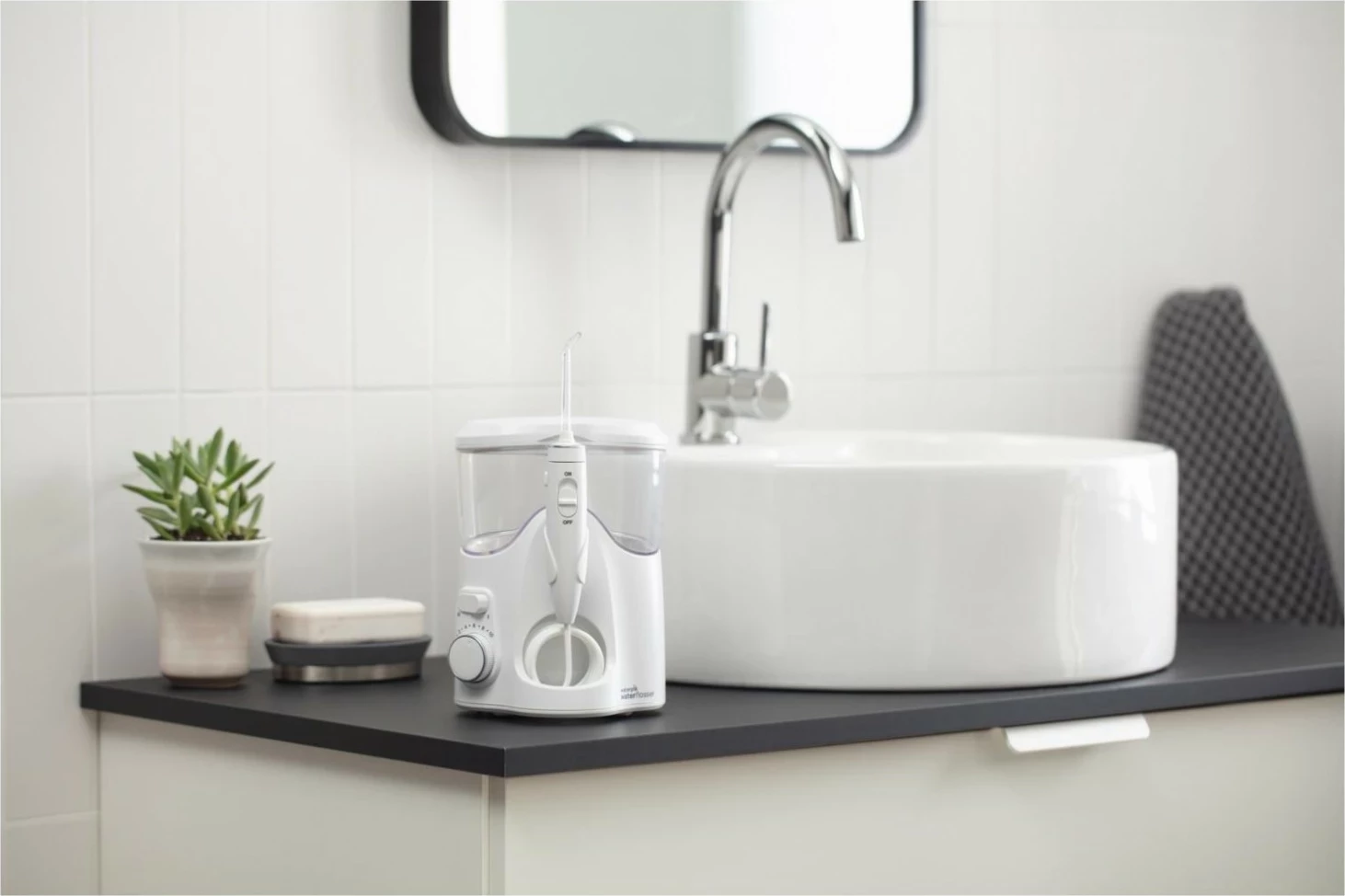 Irigator za zobe Waterpik WF-150, 651 ml, 6 nastavkov, bel