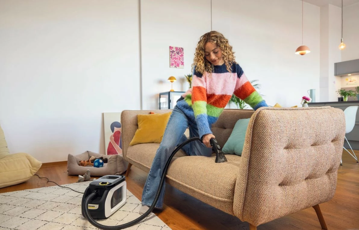 Pometno-sušilni čistilec Karcher SE 3 Compact, 1,7 L, 500 W, črno/bel