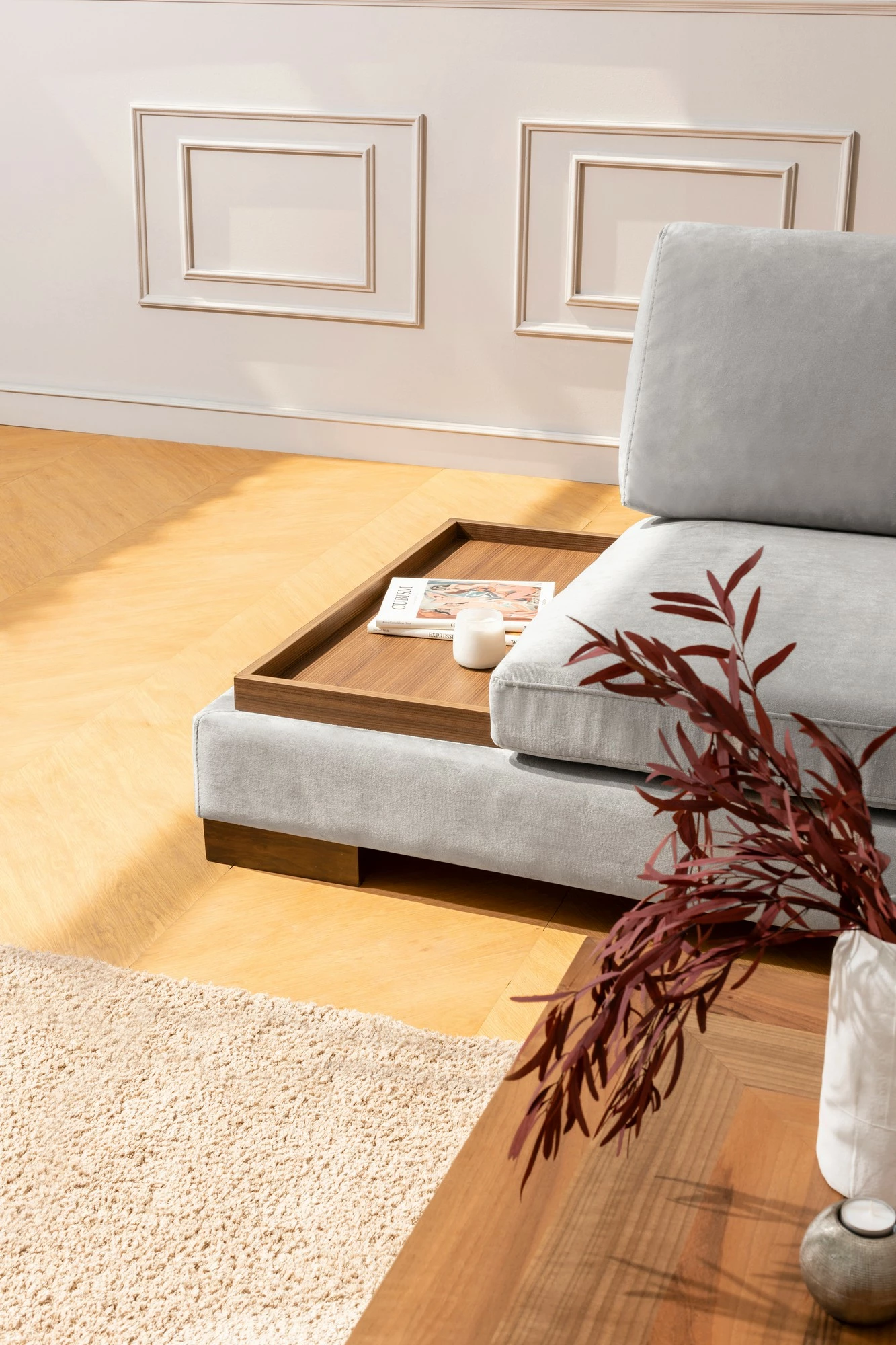 Kotna sedežna garnitura Tulip, desna s pufom — Atelier del Sofa, svetlo siva