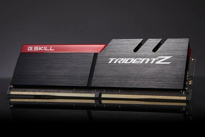 RAM pomnilnik Trident Z G.Skill 16GB (2x8GB) DDR4 3200MHz, sivo/rdeč