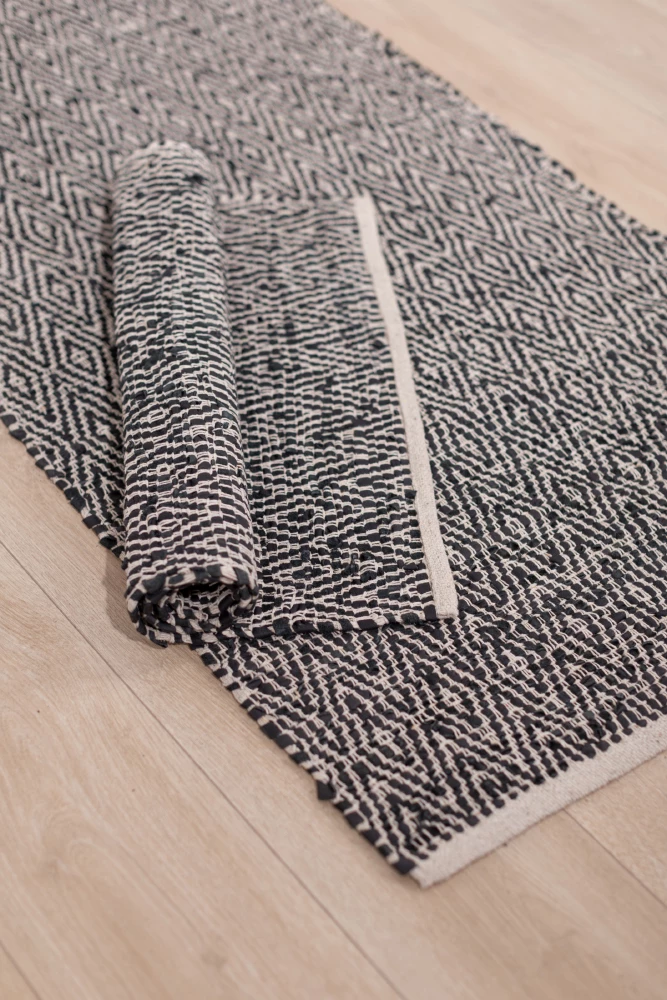 Preproga Rombo, usnje, črno-bež, 60x90 cm