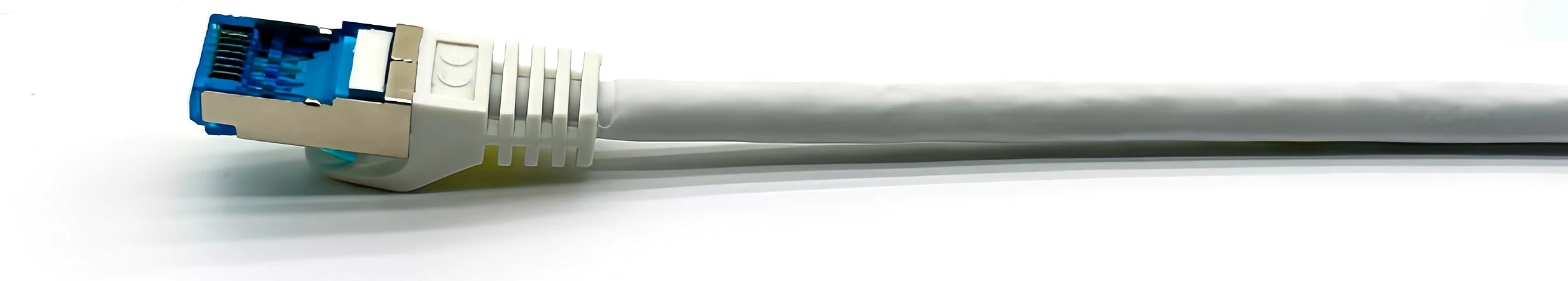 Mrežni kabel Cat6A S/FTP 1 m, kotni-na-ravni, bel Equip