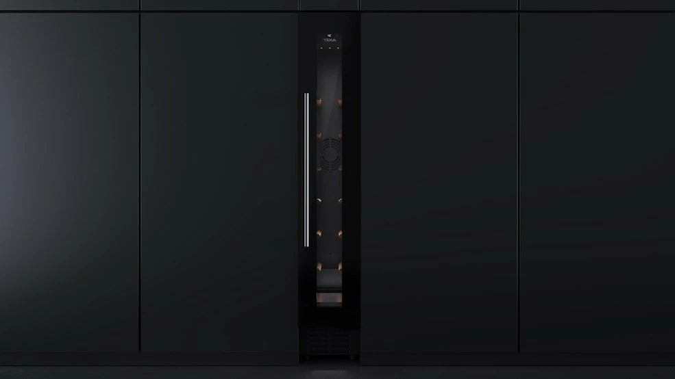 Vgradni hladilnik za vino, TEKA RVU 10008 GBK (113610003), 8 steklenic, zaslon in elektronsko upravljanje, LED, črn, razred G