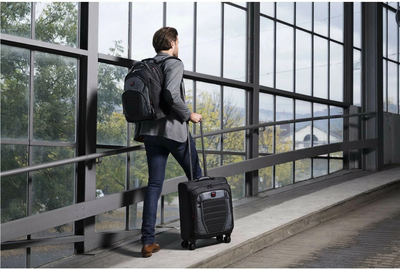 Nahrbtnik za prenosnik 15,6'' Wenger Synergy, črn/siv