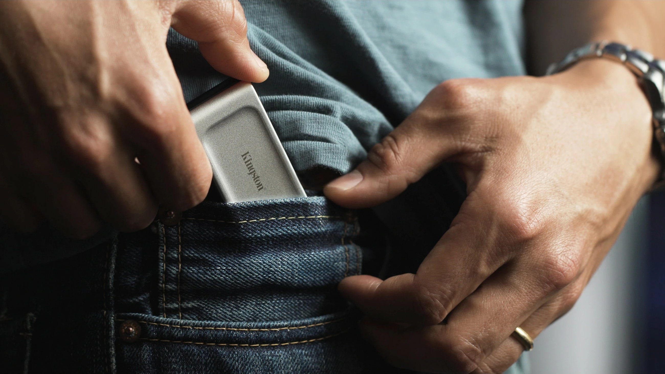 Prenosni SSD Kingston XS2000, 2 TB, USB Type-C, črn, srebrn