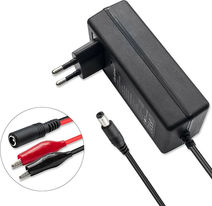 Avtomatski polnilec baterije Qoltec 52423, 6V/12V, 1.5A, z LED, črn