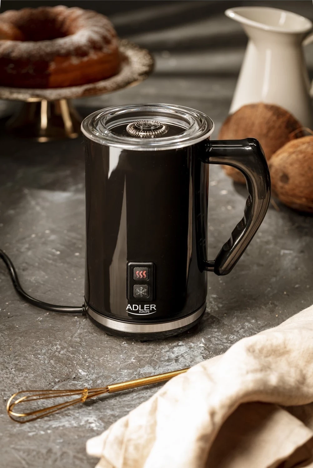 Električni penilnik za mleko Adler AD 4478, 115 ml, črn