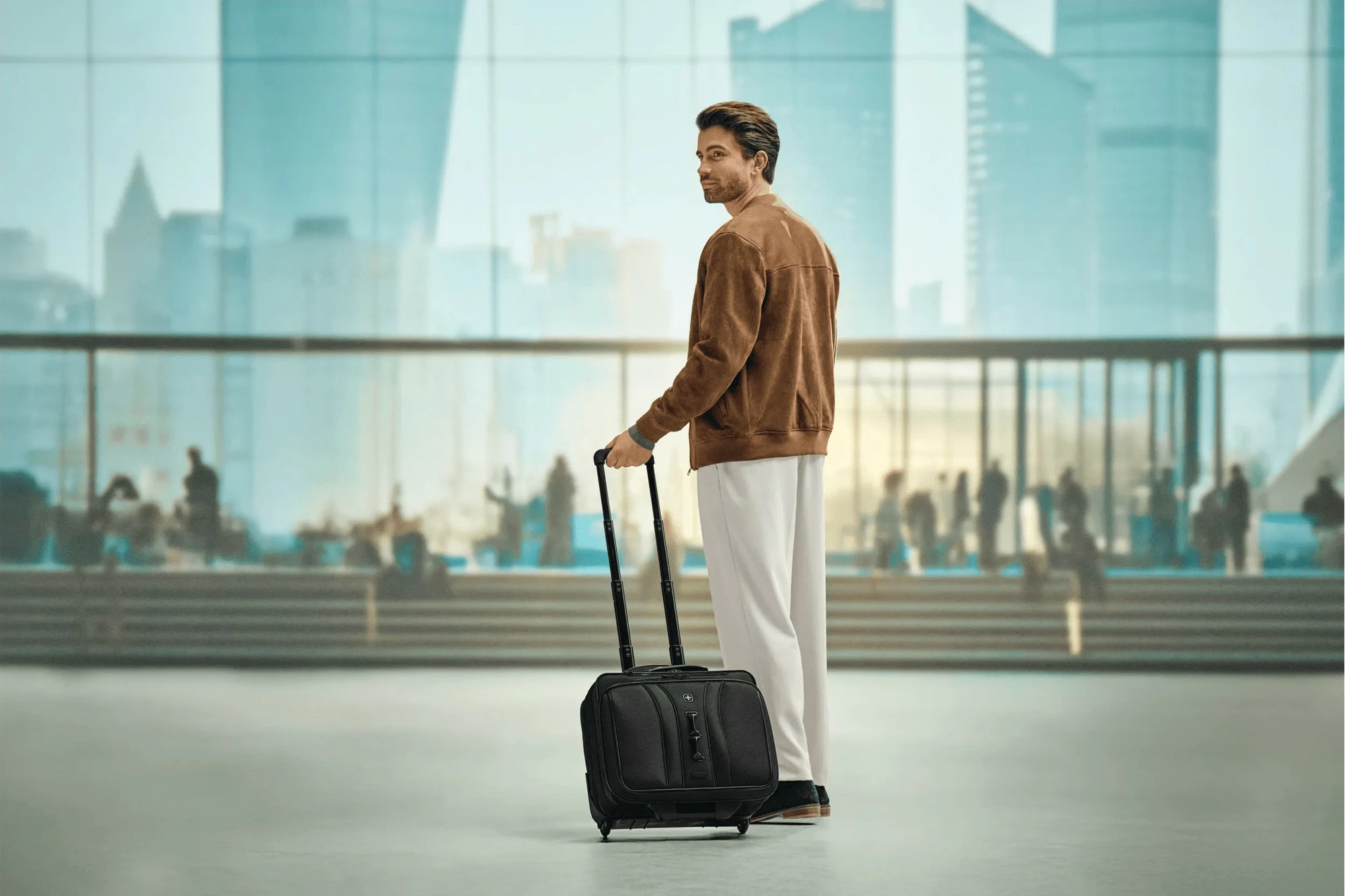 Torba za prenosnik Wenger Legacy Black Series, 15,6'', z kolesi, črna