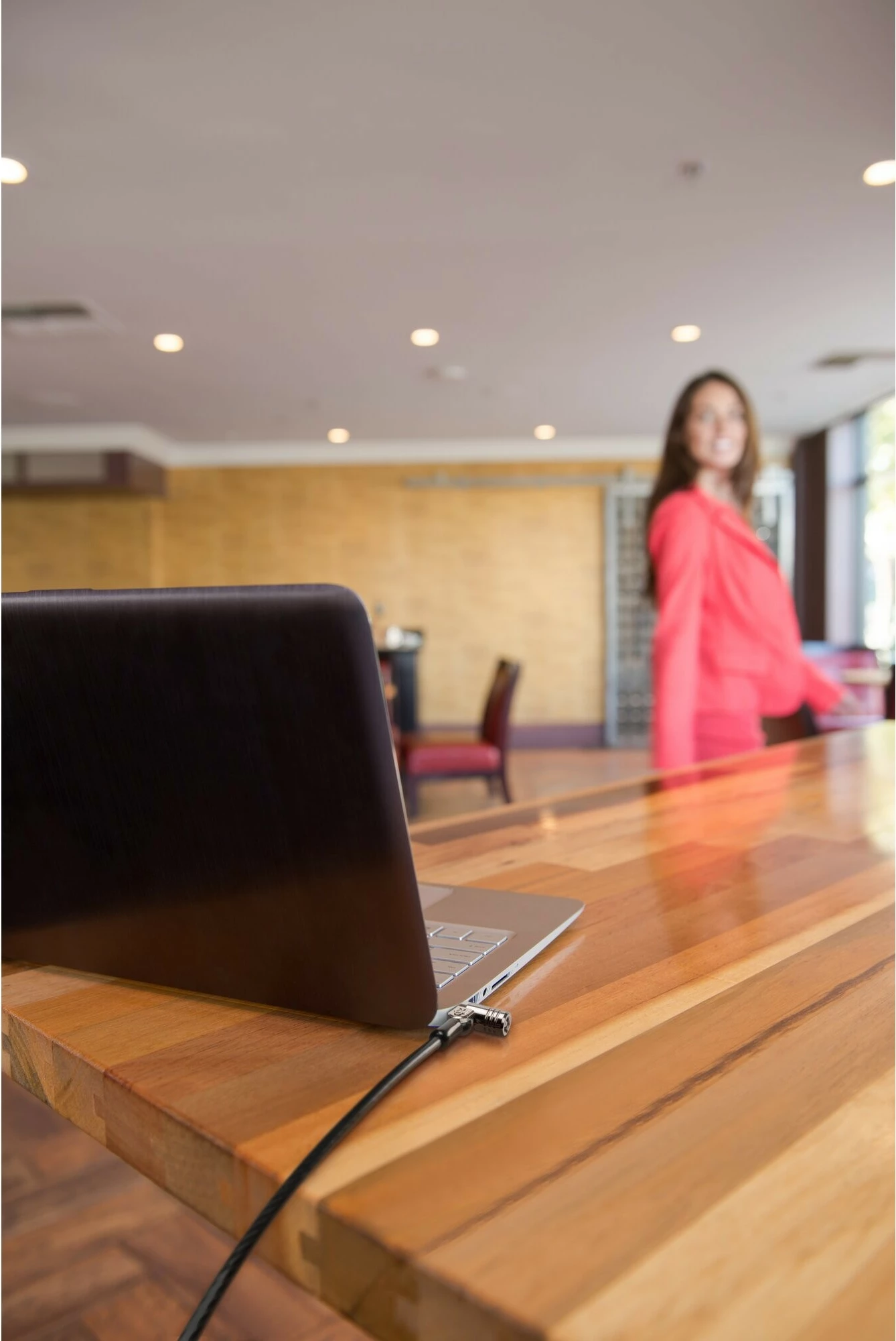 Zaklepna rešitev za prenosnike Kensington MicroSaver 2.0, ključ, ogljikovo jeklo, črno, srebrno