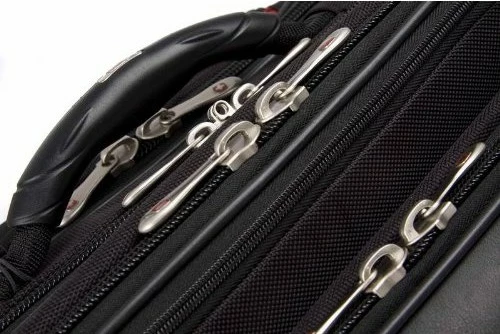 Poslovni komplet 2-delni, voziček 17-palcev z torbo za prenosnik 15,4-palca, Wenger Patriot, črn