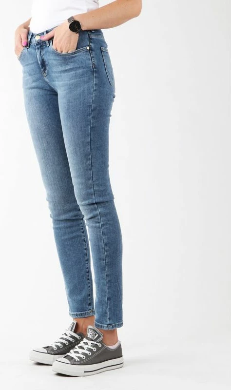 Ozke hlače za ženske Wrangler