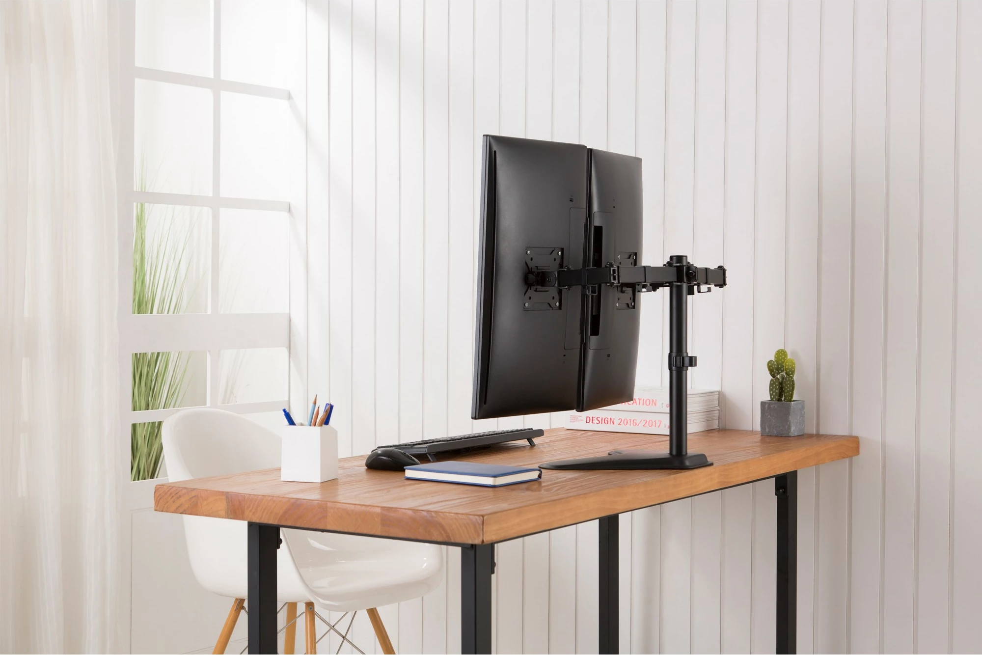 Držalo za dva monitorja Digitus, univerzalno, 15–32 in., 8 kg, VESA 75x75/100x100, črno