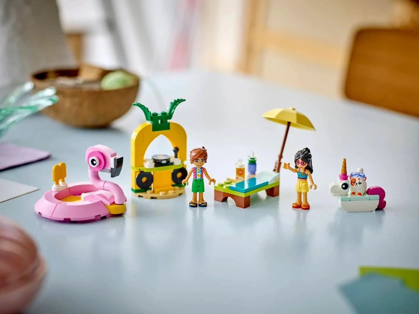 Set igrač za bazensko zabavo z enim samorogom in flamingom LEGO Friends 42658, 99 delov