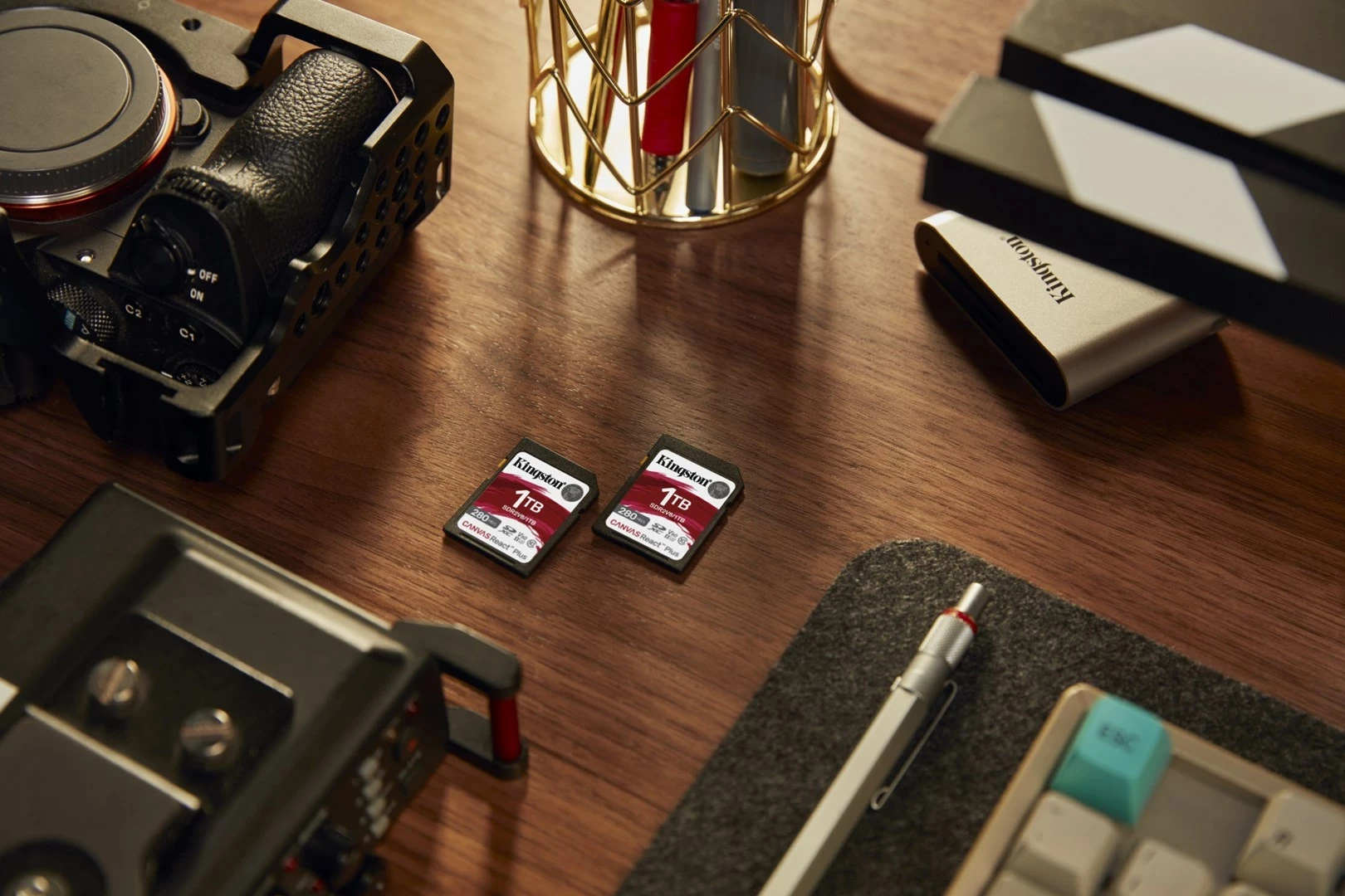 Kartica pomnilnika 1TB, SDXC UHS-II Kingston Canvas React Plus, črna