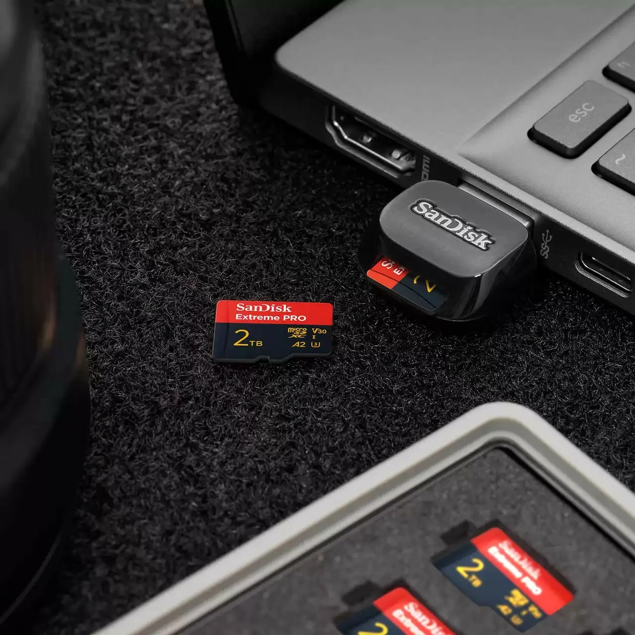 MicroSDXC kartica Sandisk Extreme PRO, 2 TB, Class 10, UHS-I, črno-rdeča