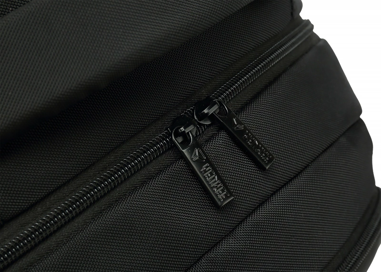 Nahrbtnik za prenosnik YENKEE YBB 1502 FLASHPACKER, 15.6", črn