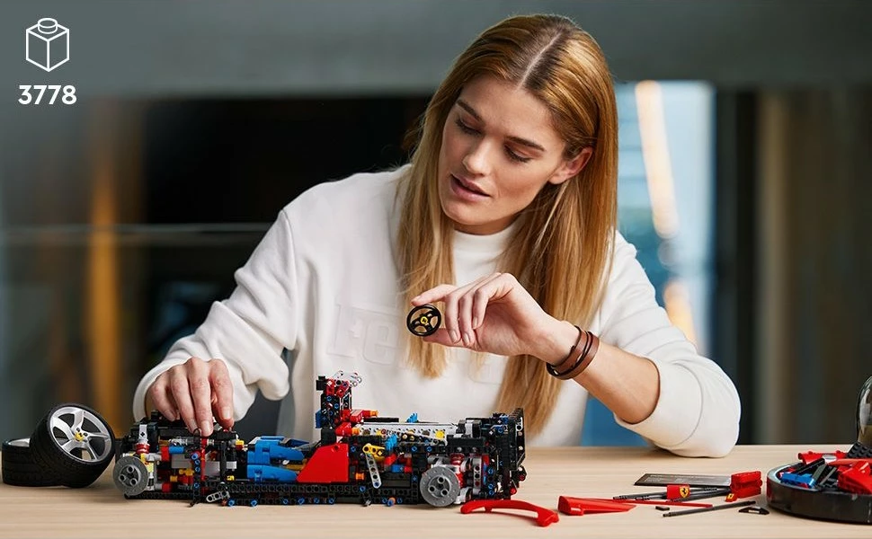 Set za sestavljanje LEGO Technic Ferrari Daytona SP3, 3778 kosov, plastika, 6,99 kg