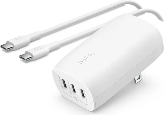 Stenski polnilec Belkin BoostCharge, 3x USB‑C vrata, 67 W, bel