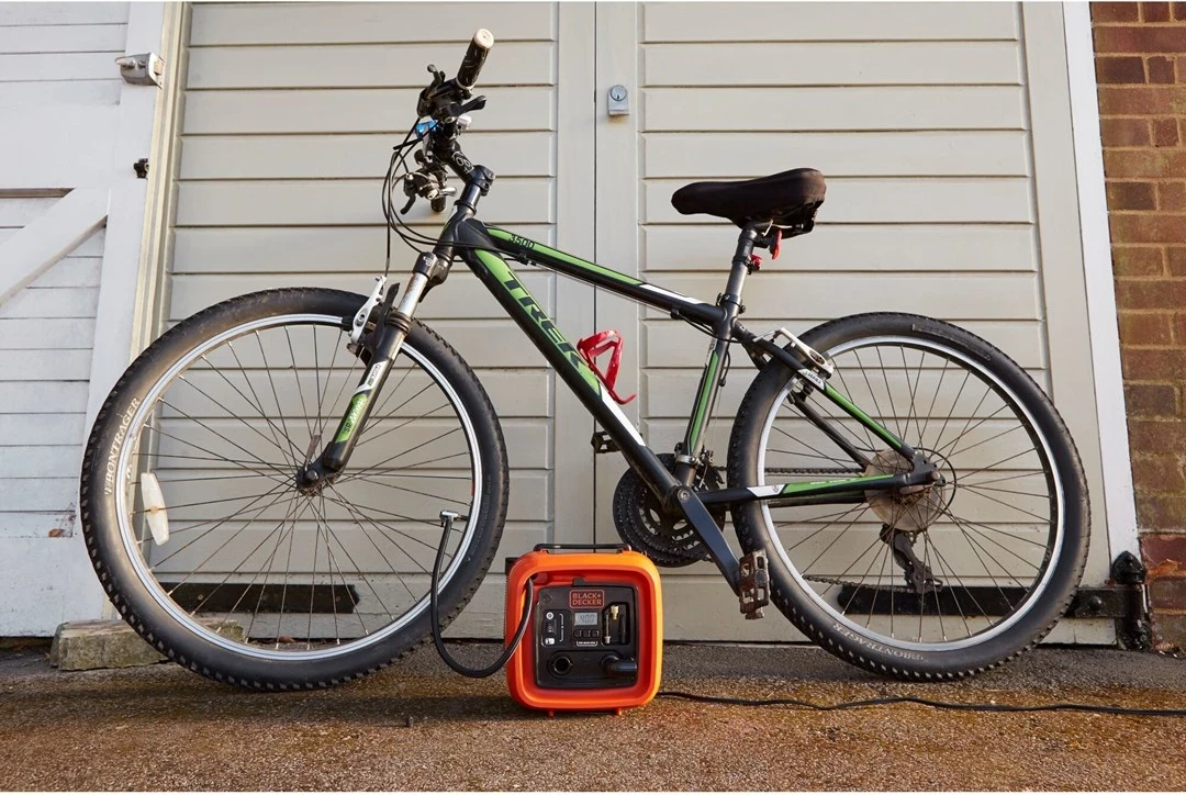 Kompresor zraka Black & Decker ASI400-XJ, 160 l/min