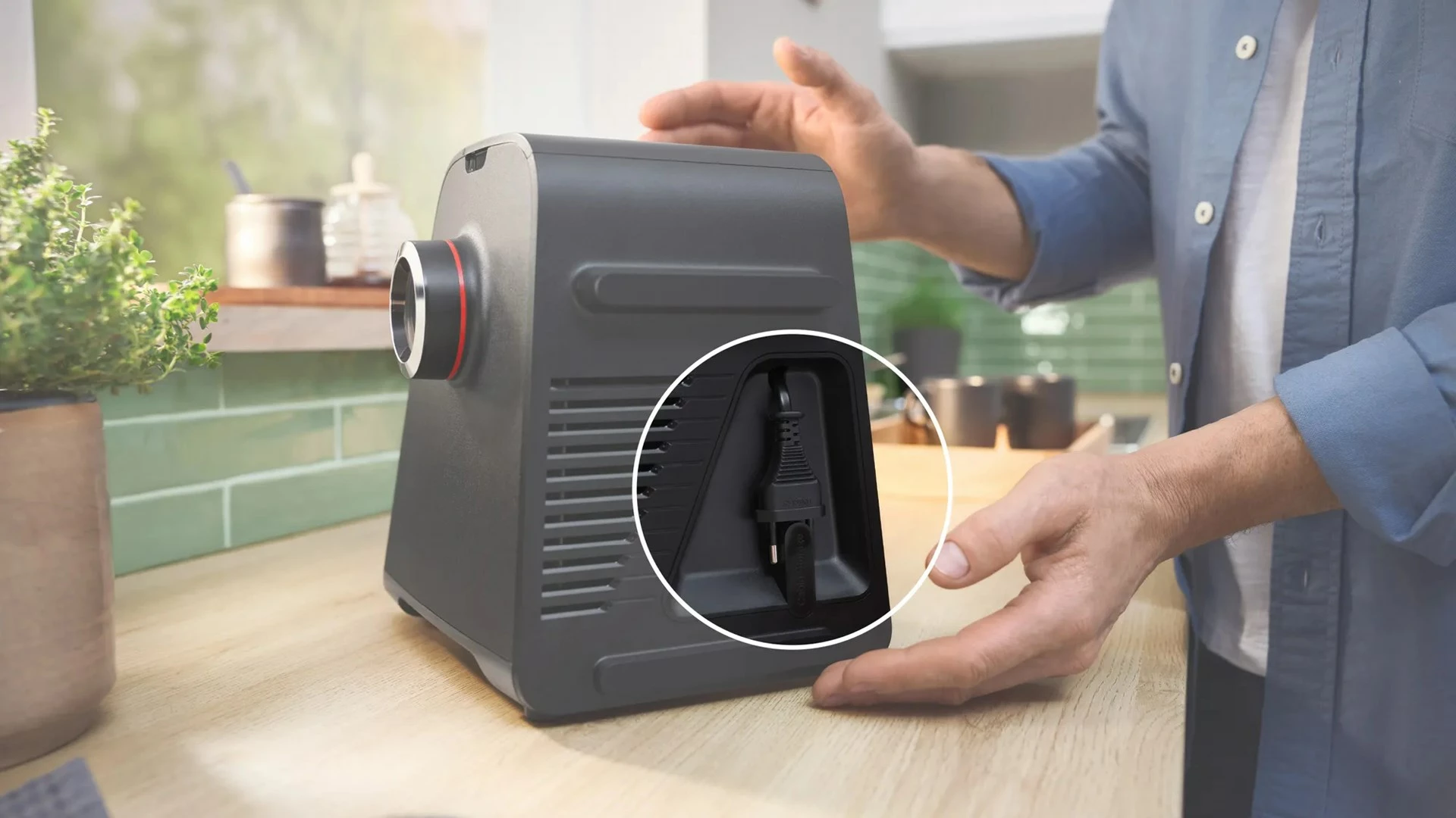 Mlin za meso, električni Bosch Serie 4 MFWS450B, 500 W, črn, z dodatki