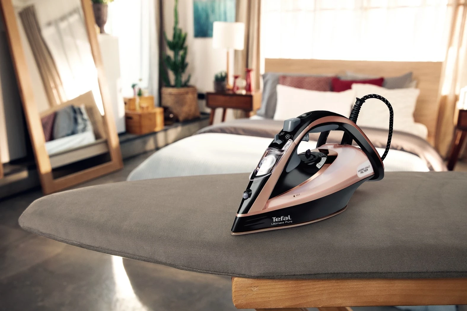 Paraheklanje z močno paro, Tefal Ultimate Pure FV9845, 3200 W, črno/bronasto