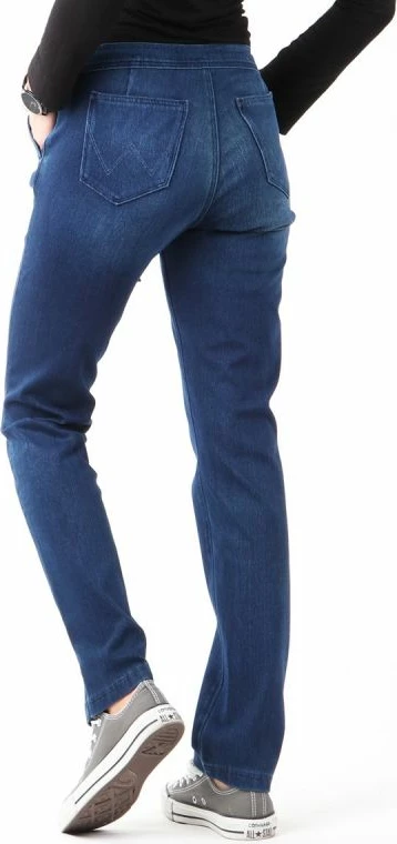 Široke in udobne ženske jeans hlače Wrangler, temno modre