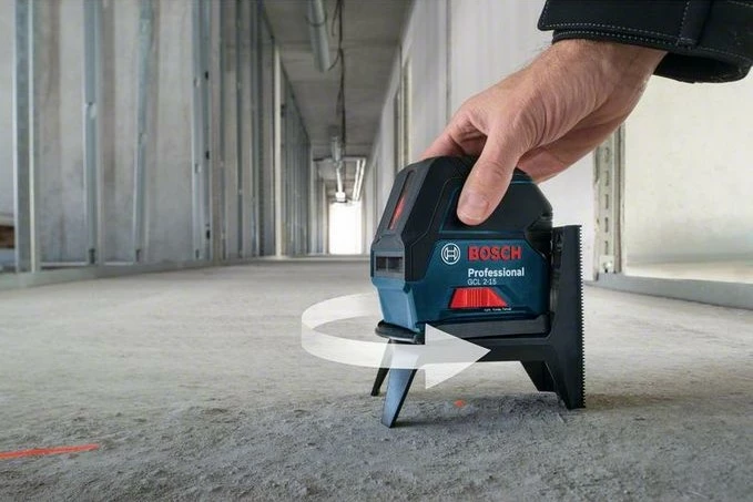 Laser za niveliranje Bosch GCL 2-50 C z RM2 in BT150, 12 V, črno-modra