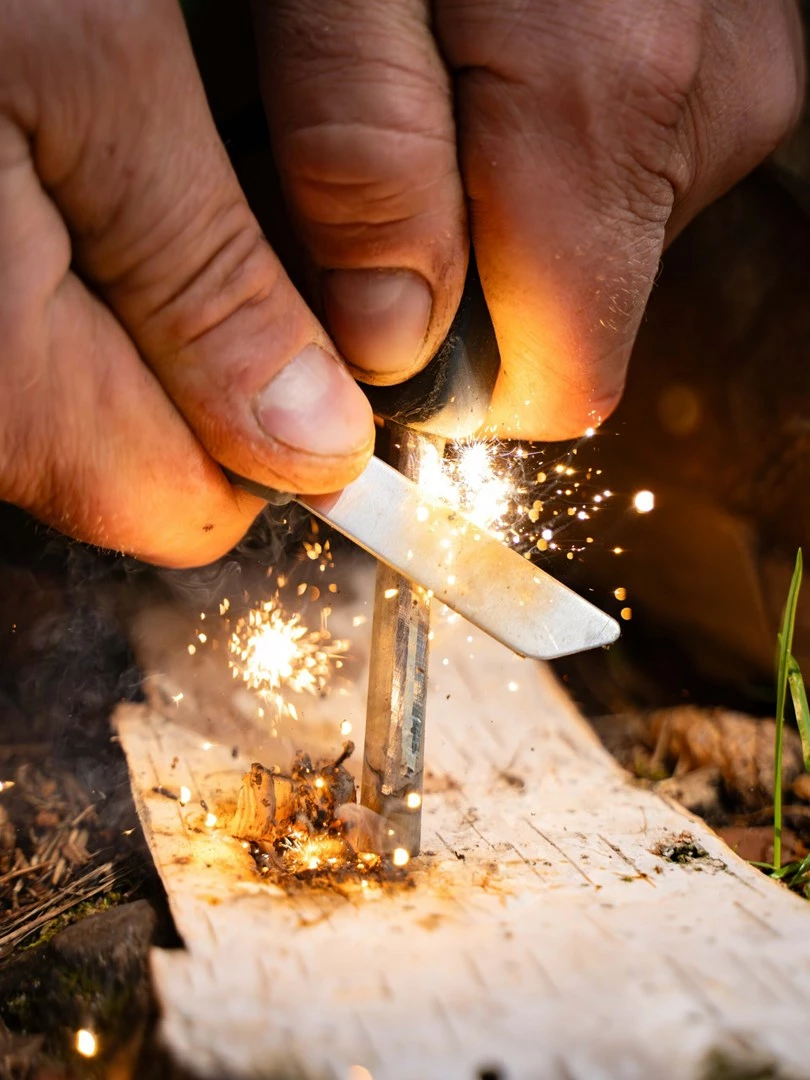 Vžigalnik za ogenj Wildo Fire-Flash Pro Large, črn