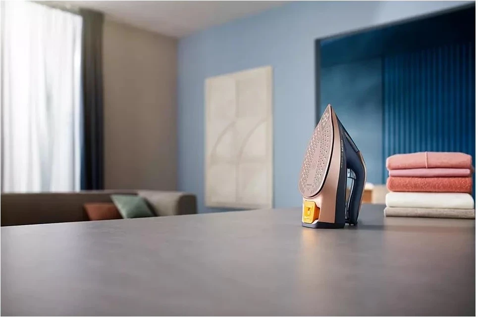 Parni likalnik Philips Azur DST8050/20, moder