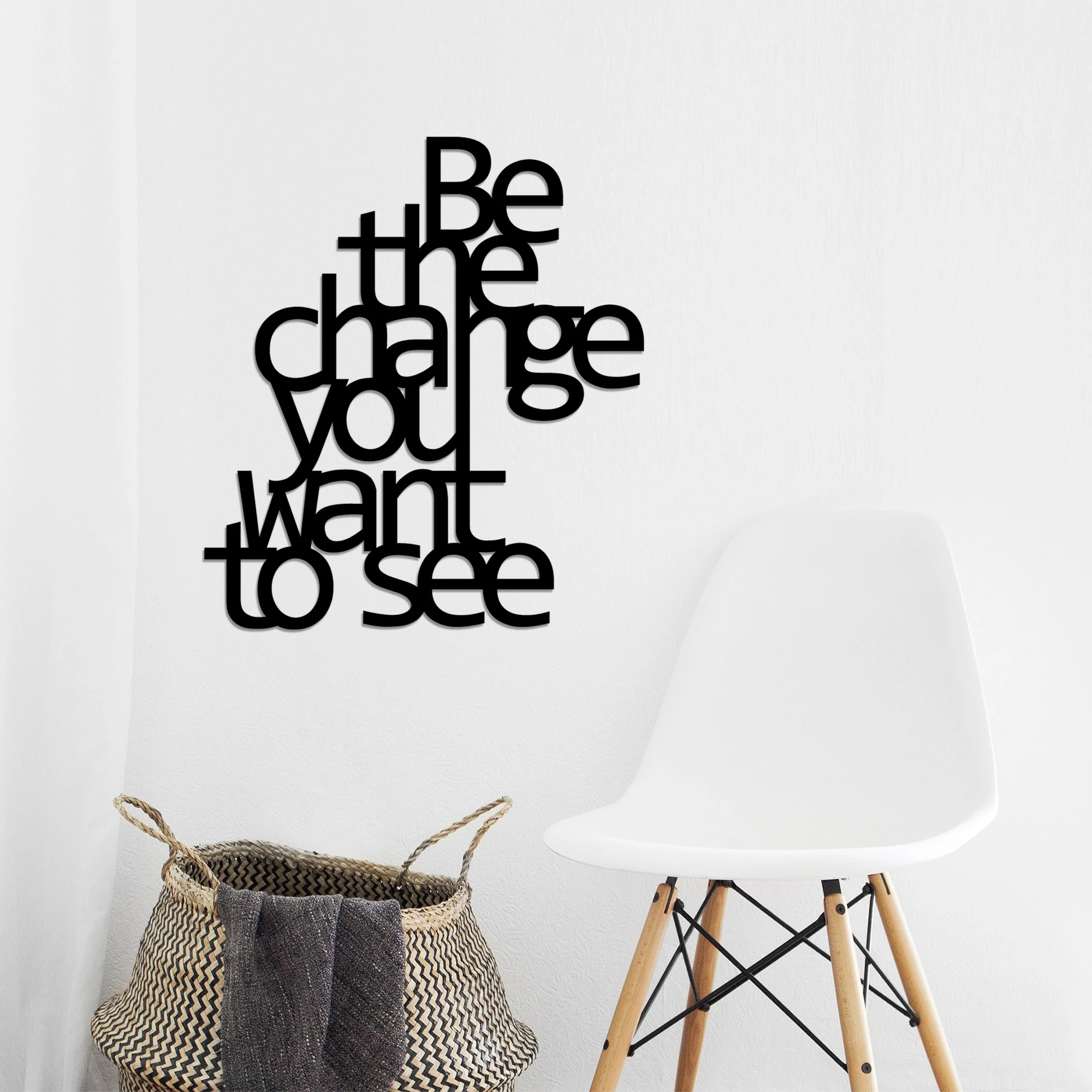 Dekorativni metalni stenski okrasek Wallity, Be The Change You Want To See, črn
