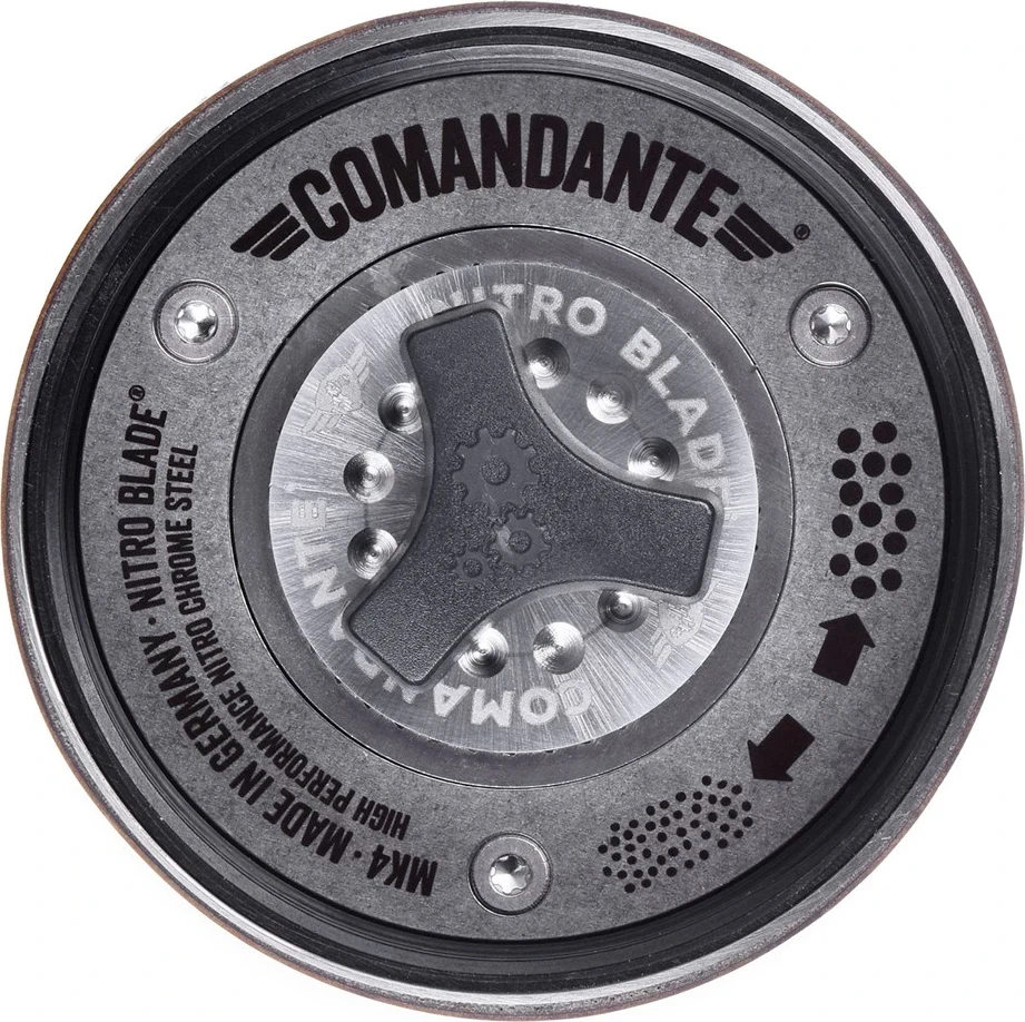 Ročni mlinček za kavo Comandante C40 MK4, rjav