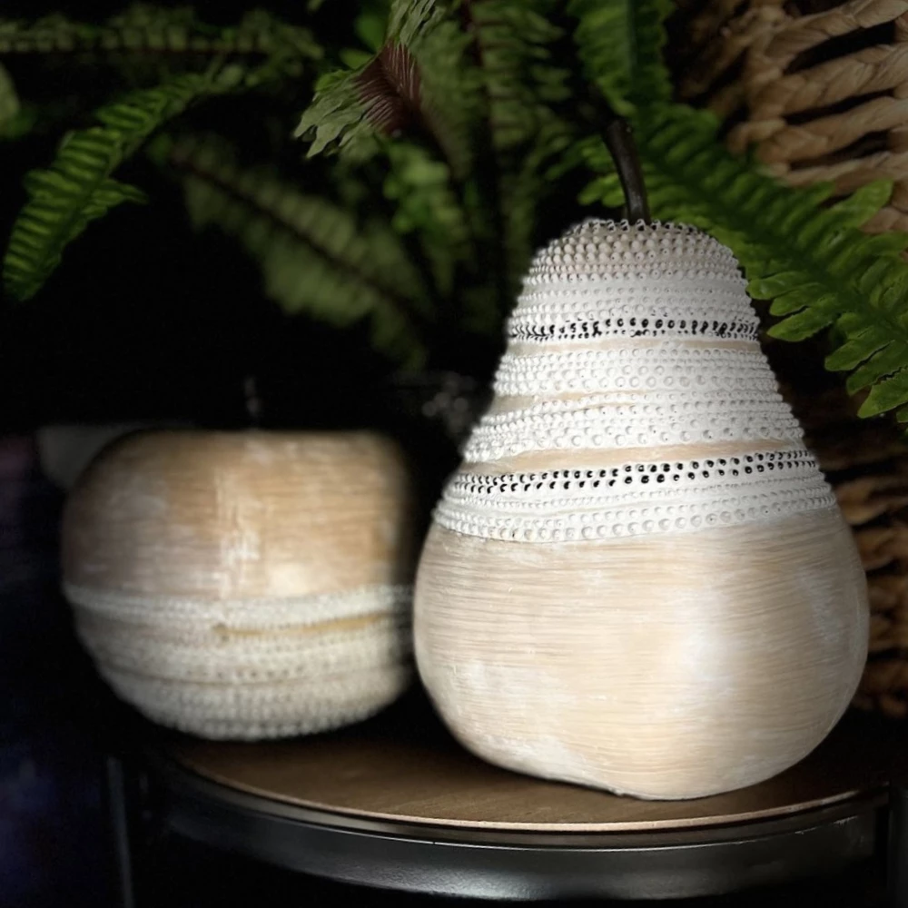 Dekorativna hruška, polirezina, naravna bela, 17x16x23 cm ULMUS