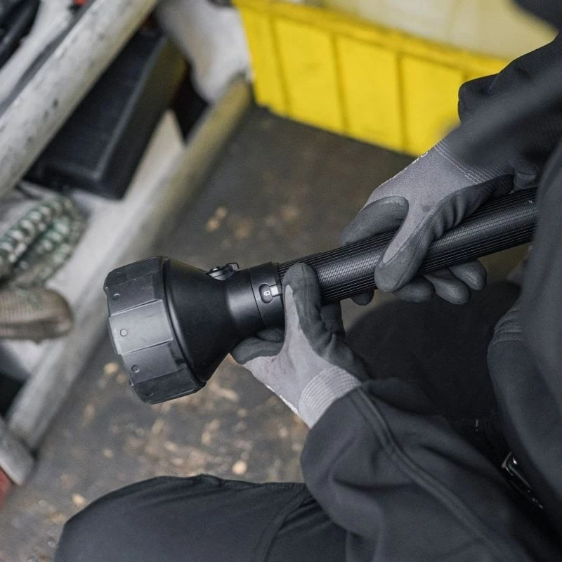 Ročna svetilka Ledlenser P21R, LED, aluminij, IP68, črna