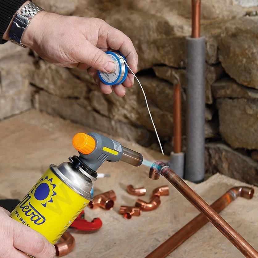 Komplet plinskega gorilnika z vžigalnikom piezo in 4 plinskimi kartušami, 1,6 kW Meva KP18004