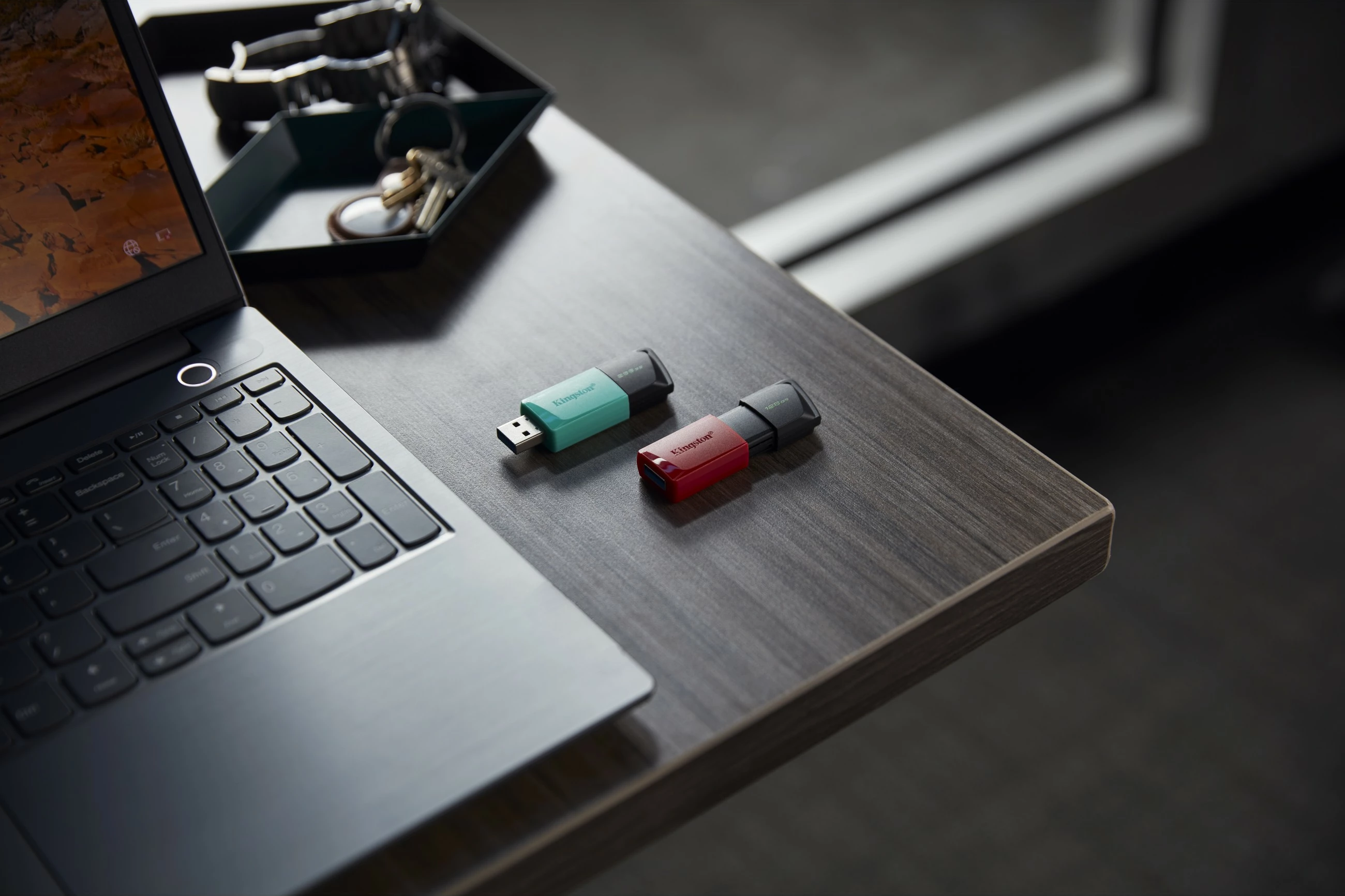 USB-pomnilnik 256GB, Kingston DataTraveler Exodia M, USB 3.2, črno/tirkizen