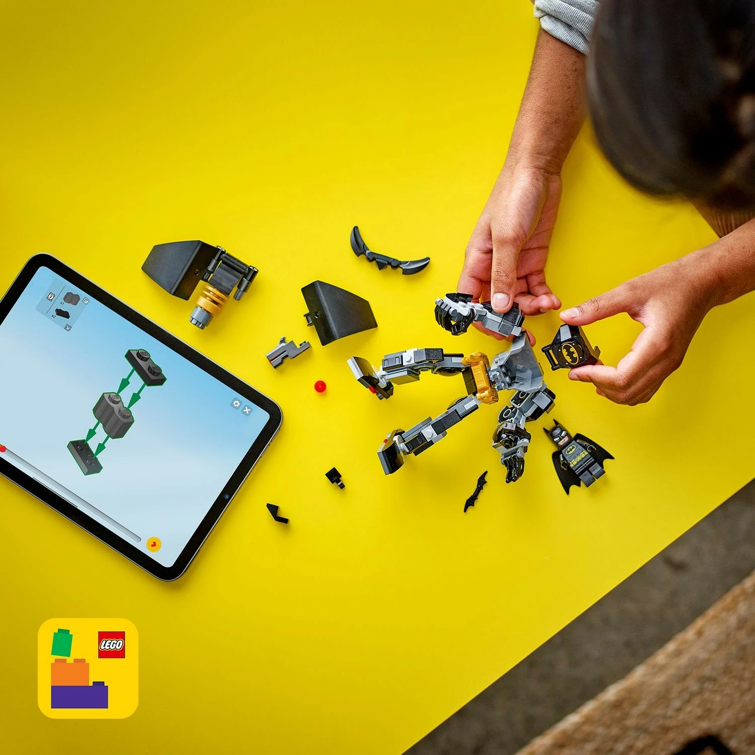 Mech Batman iz kompleta LEGO DC Super Heroes 76270, večbarven