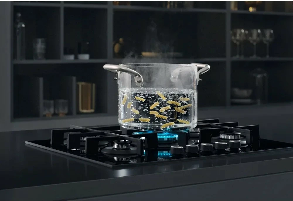 Plinski kuhalnik s steklom, Whirlpool AKWL728NB, 5 kuhališč, črn