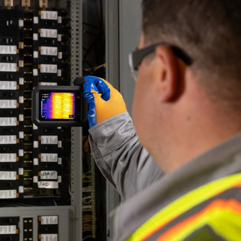 Termična kamera FLIR C8, 320 x 240, LCD zaslon, črna