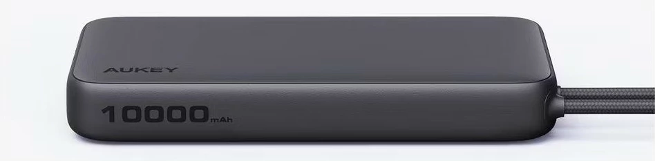 Power bank 10000 mAh, 22.5W, 4×USB, z vgrajenim kablom USB-C, AUKEY Spark Sling PB-Y53P, črn