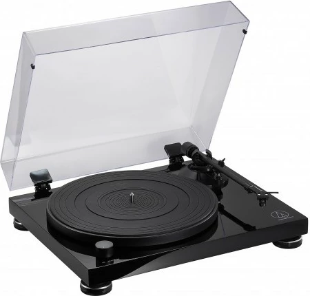 Gramofon z vgrajenim phono predvajalnikom audio-technica AT-LPW50PB, črn