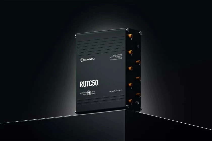 Industrijski usmerjevalnik Teltonika RUTC50, Wi‑Fi 6, dvopasovni, Ethernet LAN, 5G, črn