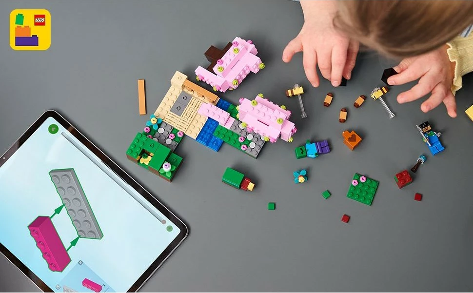 Gradbeni set Minecraft 21260, 304 kosi, večbarven