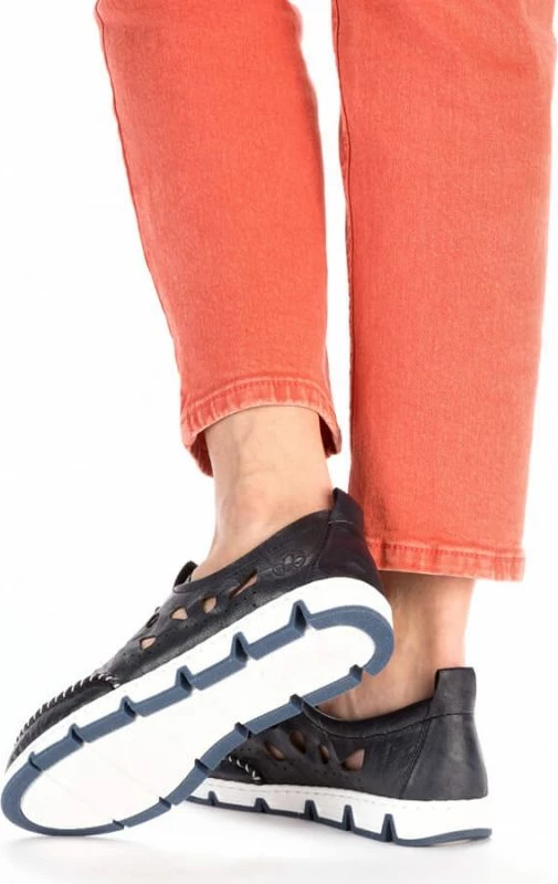 Superge odprte iz usnja Rieker, modro mornarske, ženske